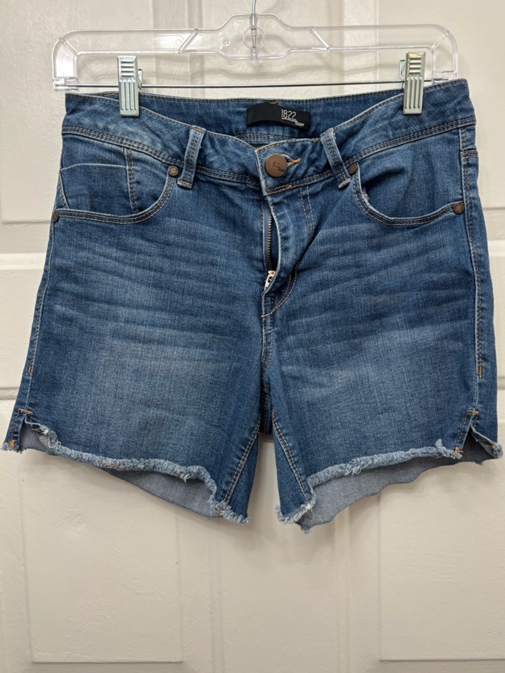 1822 Denim Women's Blue Distressed Frayed Hem Shorts